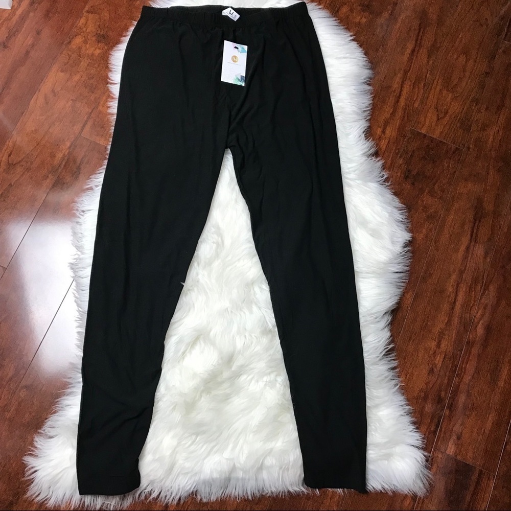 Amelia James NWT Black Leggings Extra Curvy - Picture 2 of 7